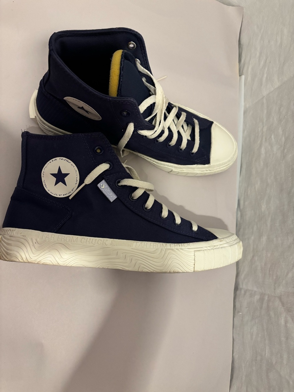 Converse chuck Taylor
Size 10.5 - Picture 3 of 6